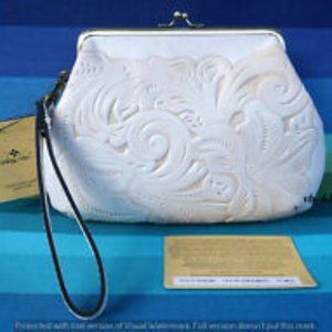 Patricia Nash Savena chalk wristlet off white handbag clutch